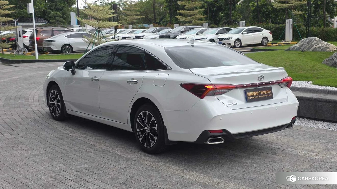 Toyota Avalon 2022 Белый из Китая, фото 6