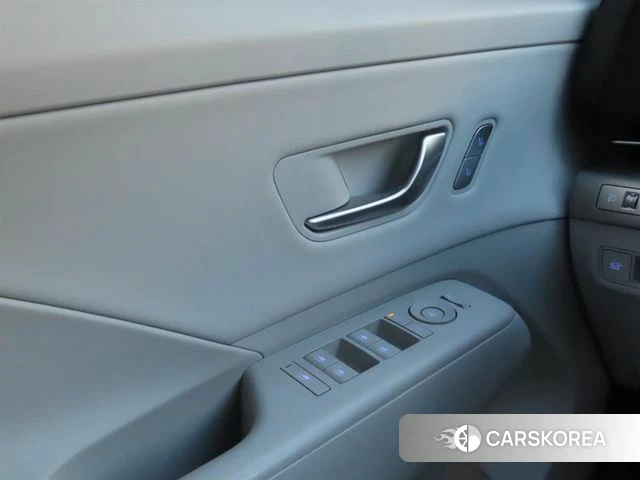 Hyundai The New Kona 2023 Серебряный из Кореи, фото 6