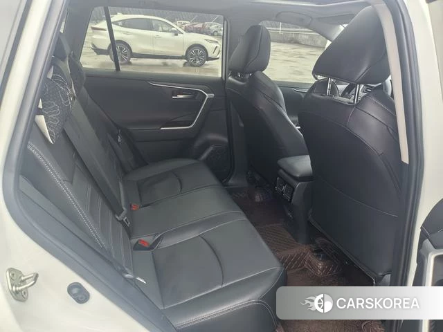 Toyota Wildlander 2022 Белый из Китая, фото 6
