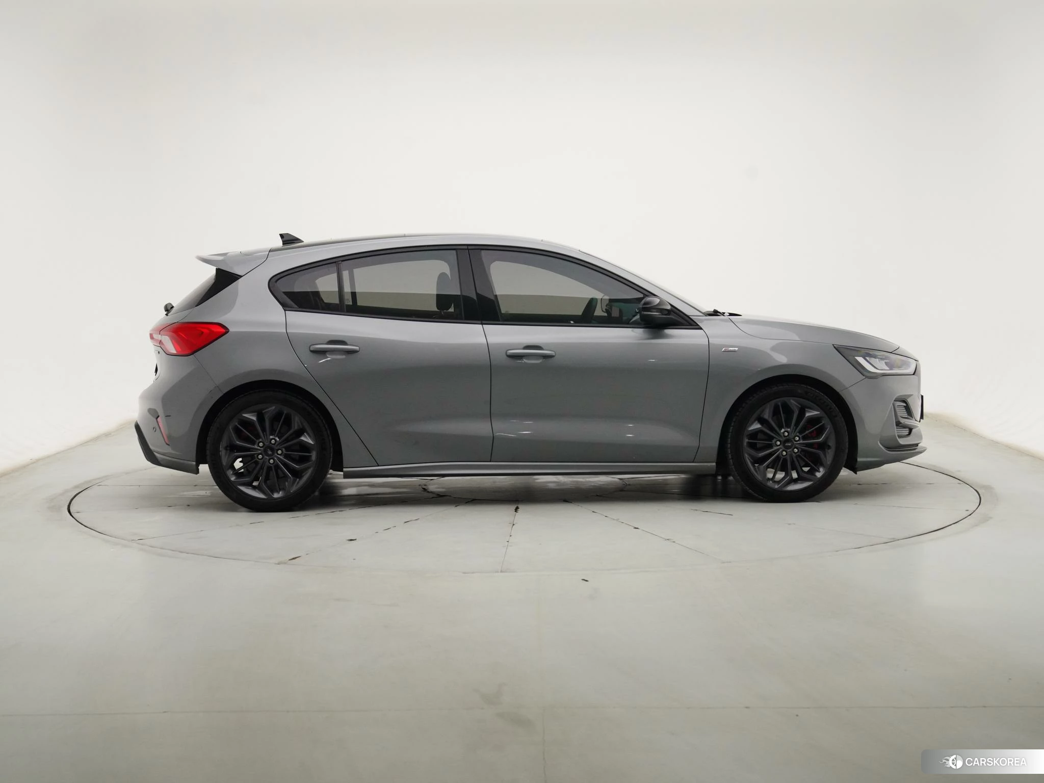 Ford Focus 2022 Темно-серый из Китая, фото 6