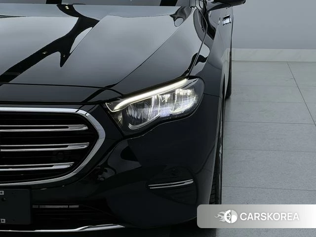 Mercedes-Benz E-Class 2024 Черный из Китая, фото 6