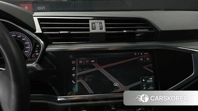 Audi Q3 (F3) 2020 Белый из Кореи, фото 6