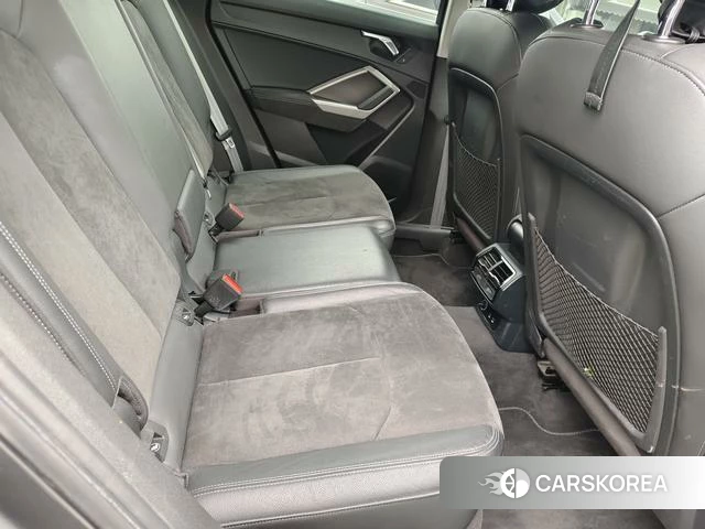 Audi Q3 2021 Темно-серый из Китая, фото 6