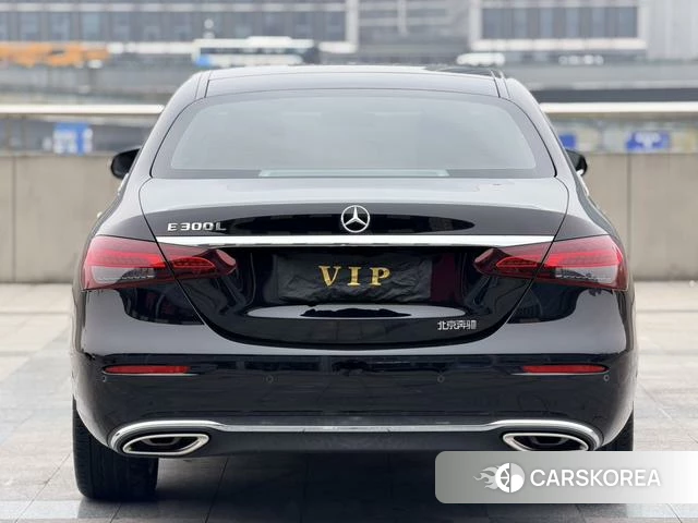 Mercedes-Benz E-Class 2023 Черный из Китая, фото 6