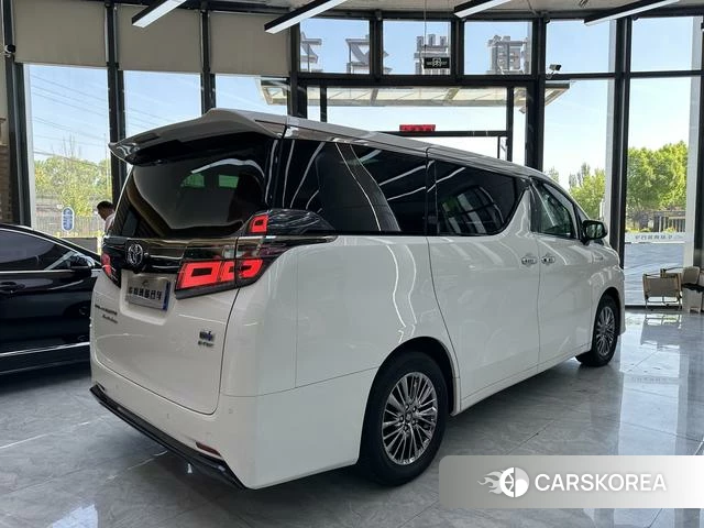 Toyota Vellfire 2022 Белый из Китая, фото 6