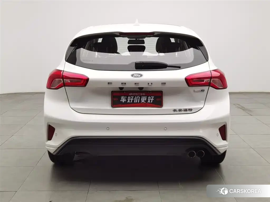 Ford Focus 2022 Белый из Китая, фото 6