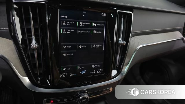 Volvo V60 Cross-Country 2nd Generation 2019 Белый из Кореи, фото 6
