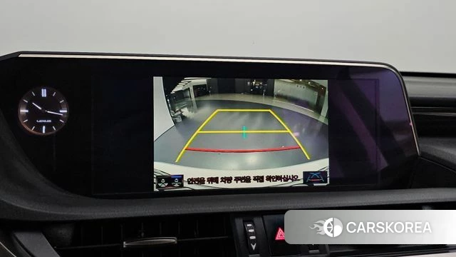 Lexus ES300h 7th generation 2019 Белый из Кореи, фото 6