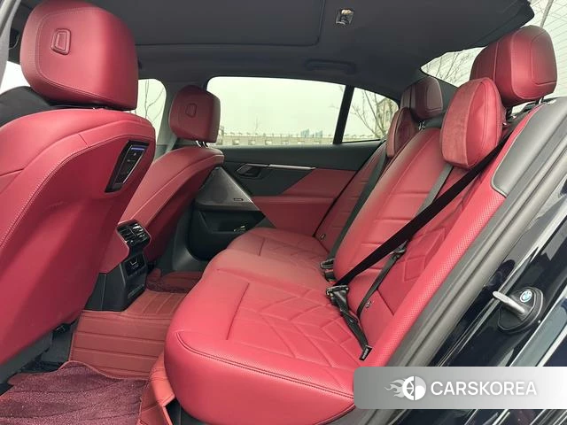 BMW 5 series 2026 Черный из Китая, фото 6