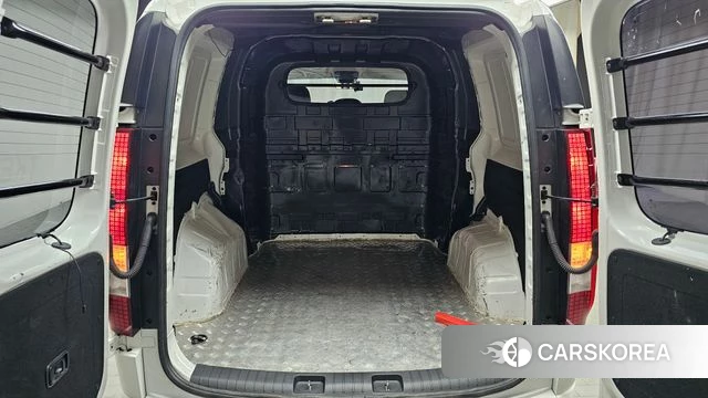 Hyundai Staria 2022 Белый из Кореи, фото 6