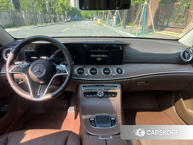 Mercedes-Benz E-Class 2024 Черный из Китая, фото 6