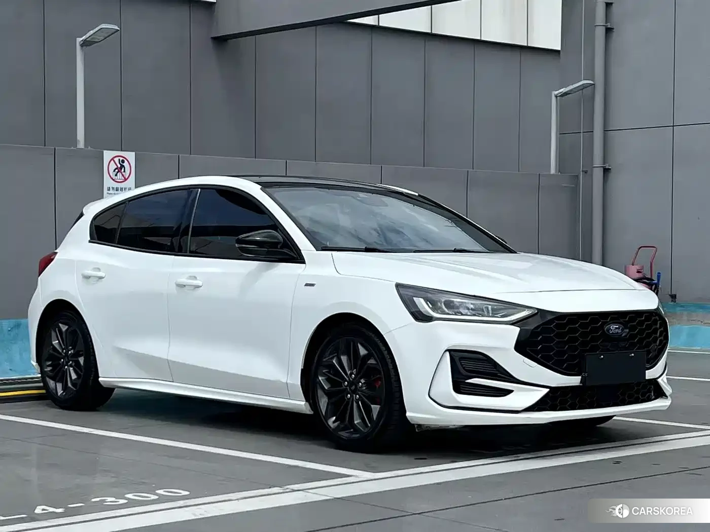 Ford Focus 2022 Белый из Китая, фото 6