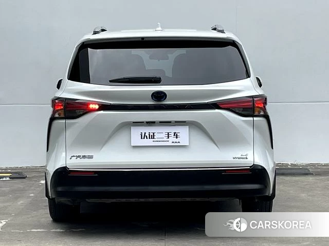 Toyota Sienna 2022 Белый из Китая, фото 6