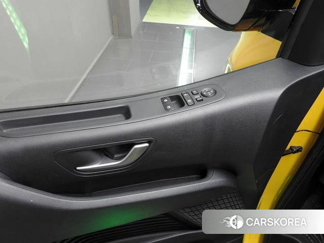 Hyundai Staria 2025 Желтый из Кореи, фото 6