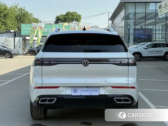 Volkswagen Tavendor 2022 Белый из Китая, фото 6