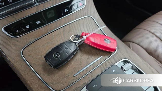 Mercedes-Benz E-Class W213 2023 Белый из Кореи, фото 6