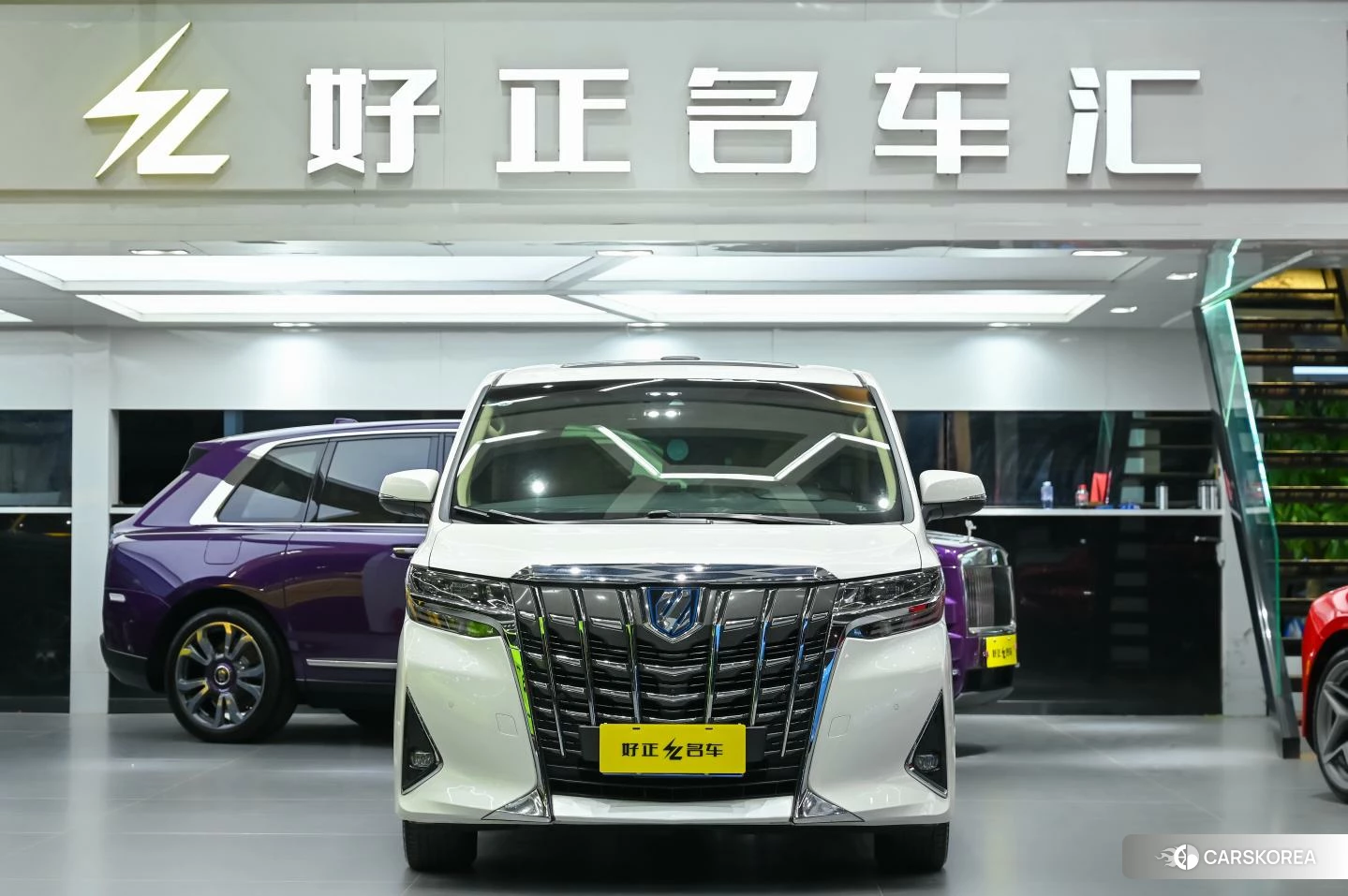 Toyota Alphard 2021 Белый из Китая, фото 6
