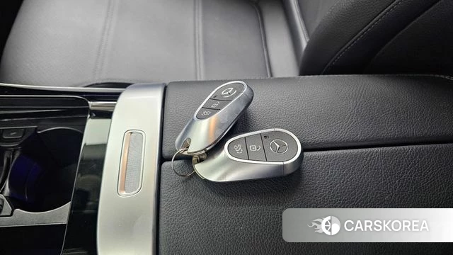 Mercedes-Benz C-Class W206 2023 Песочный из Кореи, фото 6