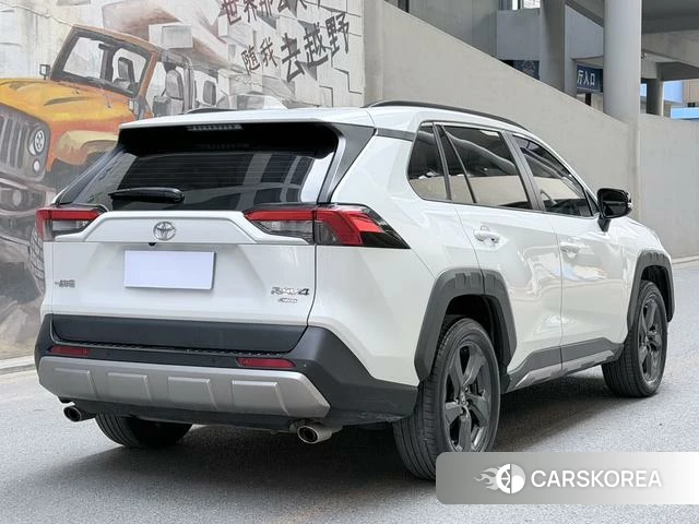 Toyota RAV4 2023 Белый из Китая, фото 6