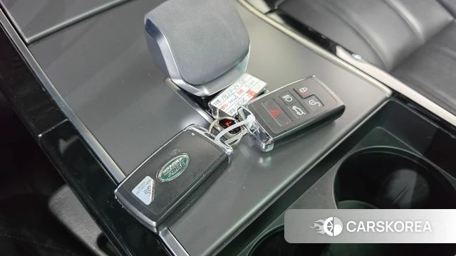 Land Rover Range Rover Evoque 2nd Generation 2024 Черный из Кореи, фото 6