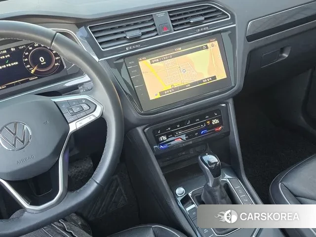 Volkswagen Tiguan second Generation 2021 Белый из Кореи, фото 6