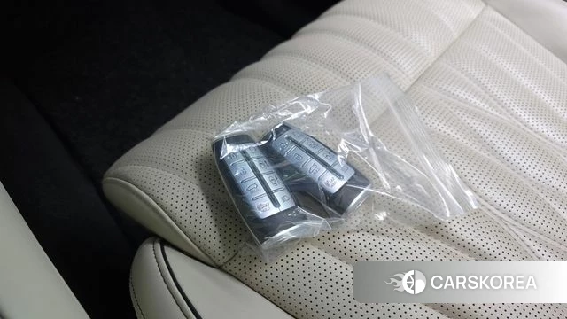 Genesis GV70 2022 Серебристо-серый из Кореи, фото 6