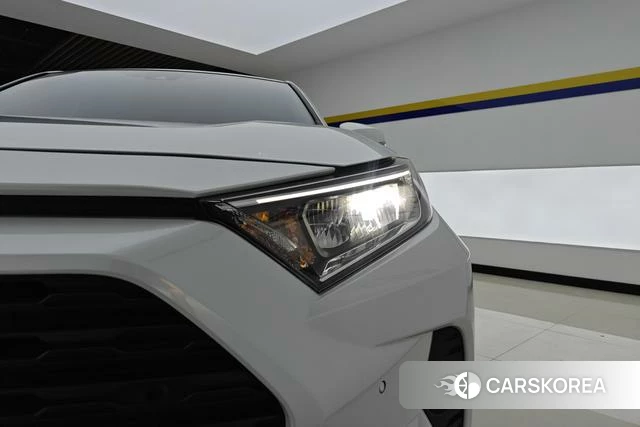 Toyota RAV4 2023 Белый из Китая, фото 6