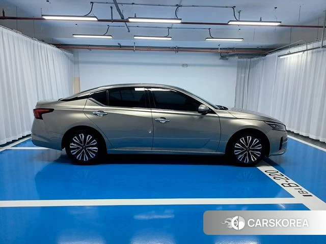 Nissan Altima 2024 Серебристо-серый из Китая, фото 6