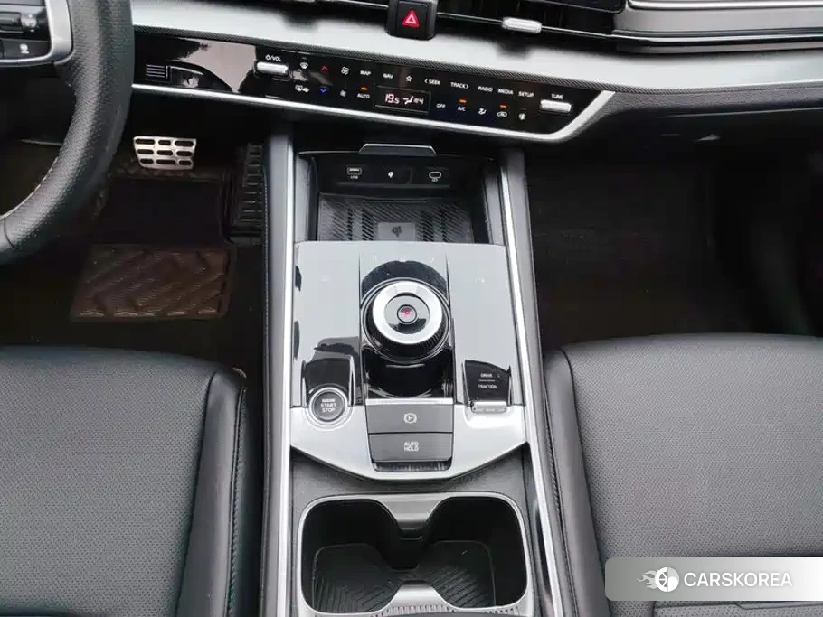 Kia Sportage 2024 Silver/gray из Китая, фото 6
