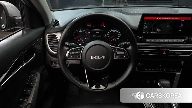Kia Seltos 2022 Серый из Кореи, фото 6