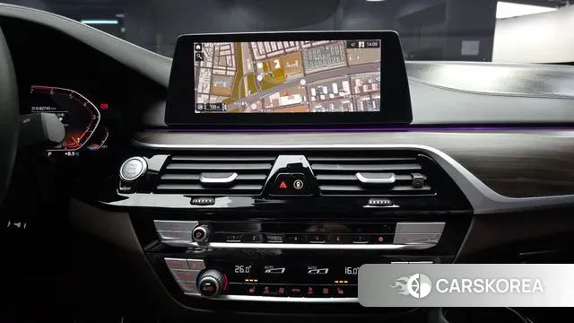 BMW 5 Series (G30) 2020 Серебристо-серый из Кореи, фото 6