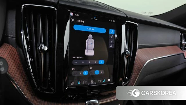 Volvo XC60 second Generation 2025 Белый из Кореи, фото 6