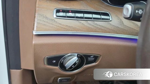 Mercedes-Benz E-Class W213 2020 Белый из Кореи, фото 6