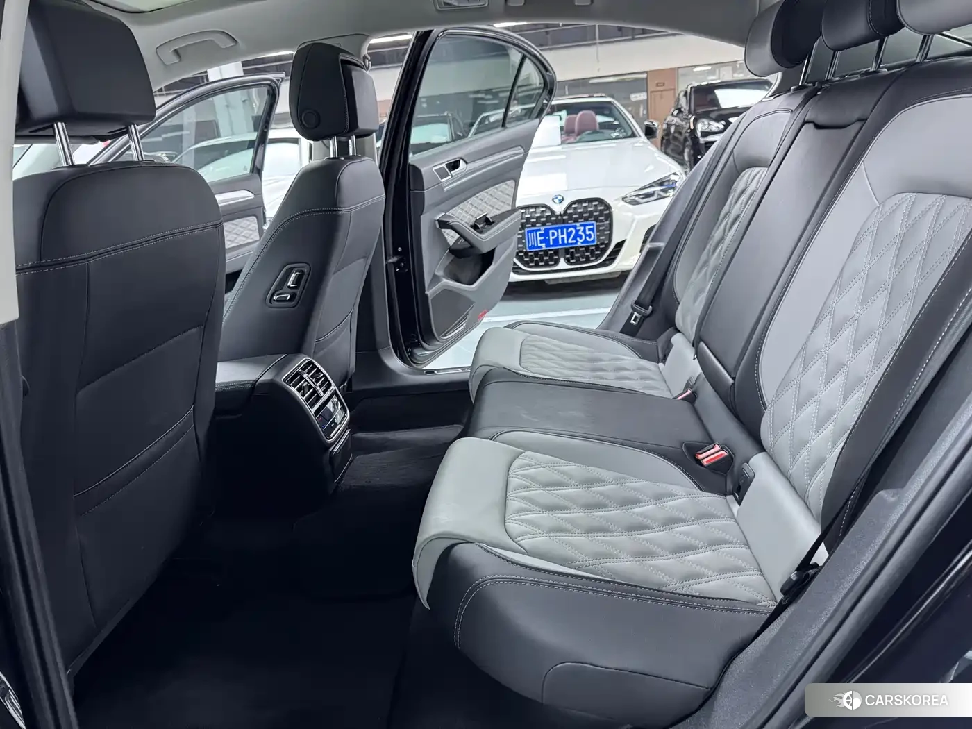 Volkswagen Magotan 2023 Черный из Китая, фото 6