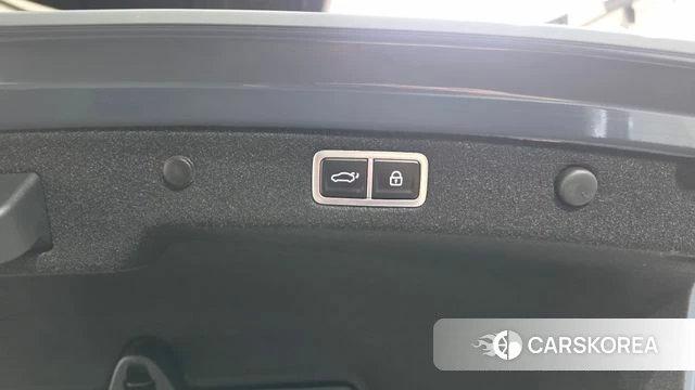 Hyundai Grandeur (GN7) 2023 Серебристо-серый из Кореи, фото 6
