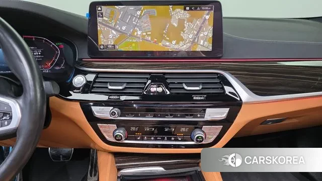 BMW 5 Series (G30) 2022 Черный из Кореи, фото 6