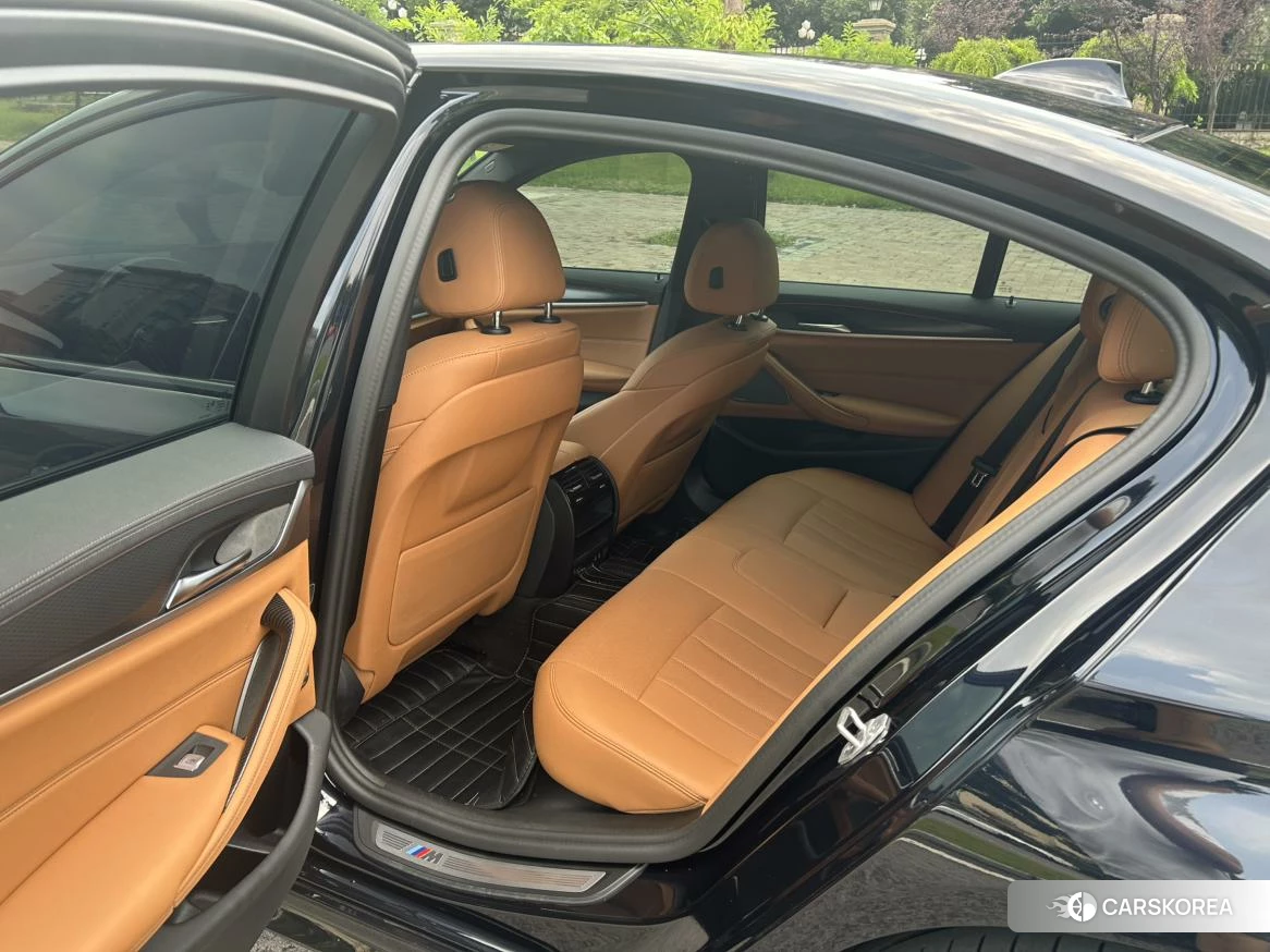 BMW 5 series 2021 Черный из Китая, фото 6