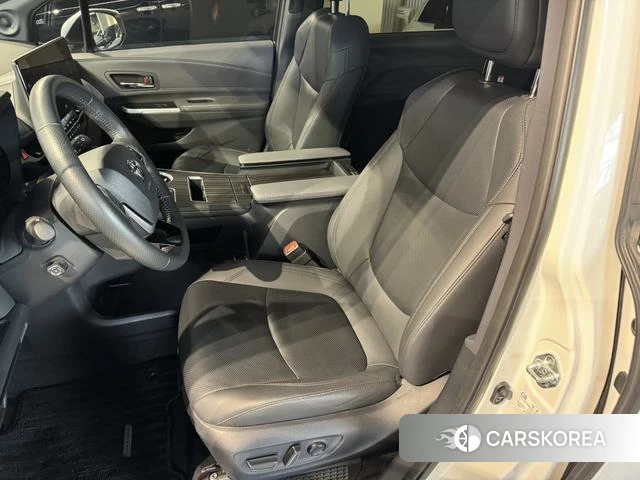 Toyota Granvia 2024 Белый из Китая, фото 6