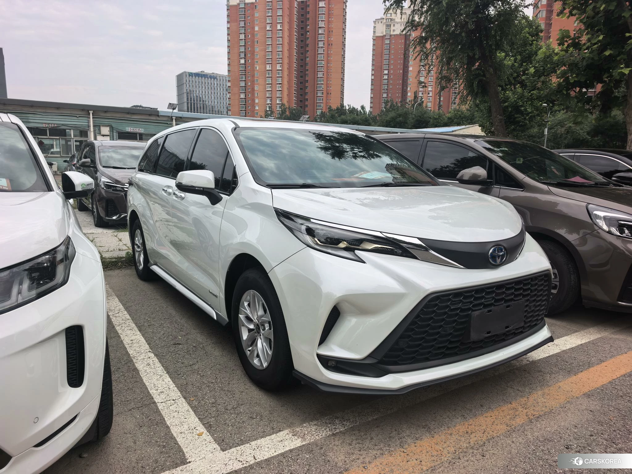 Toyota Granvia 2024 Белый из Китая, фото 6