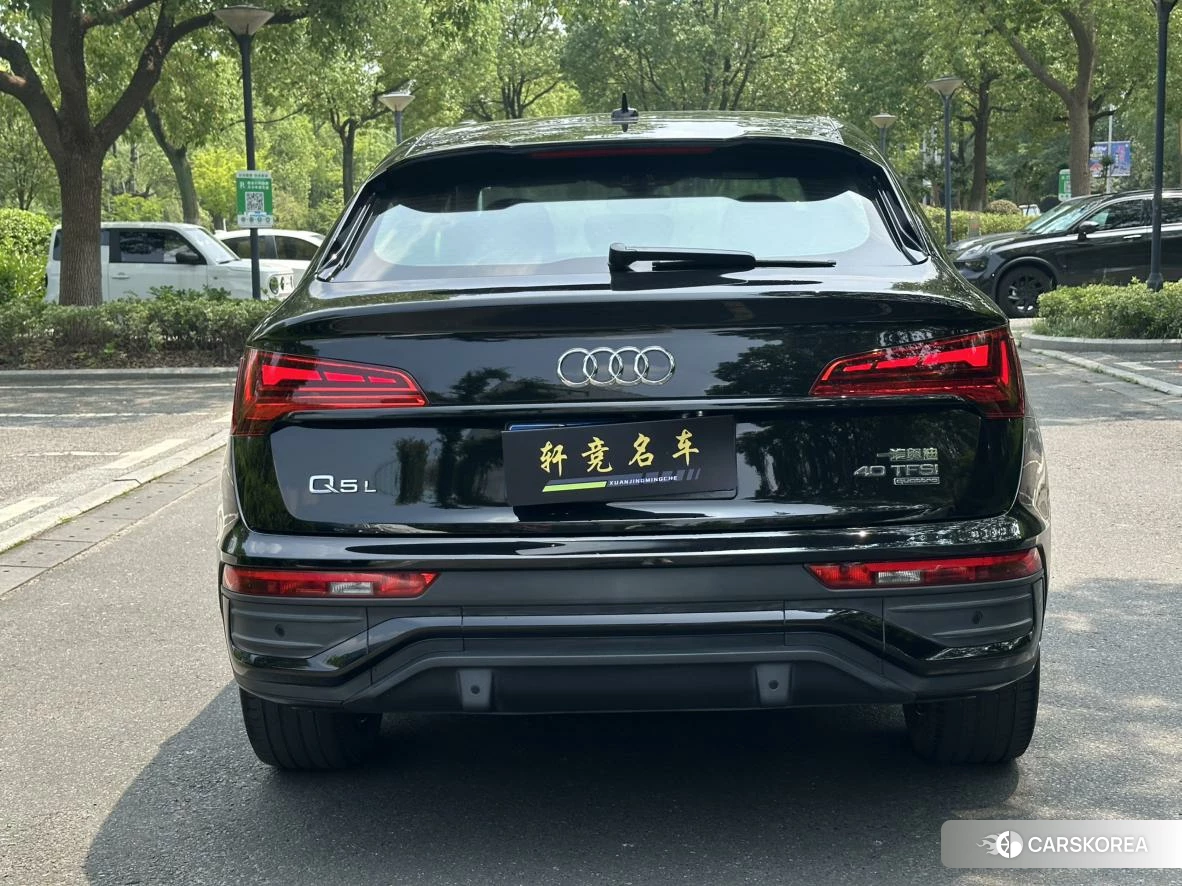 Audi Q5L 2021 Черный из Китая, фото 6