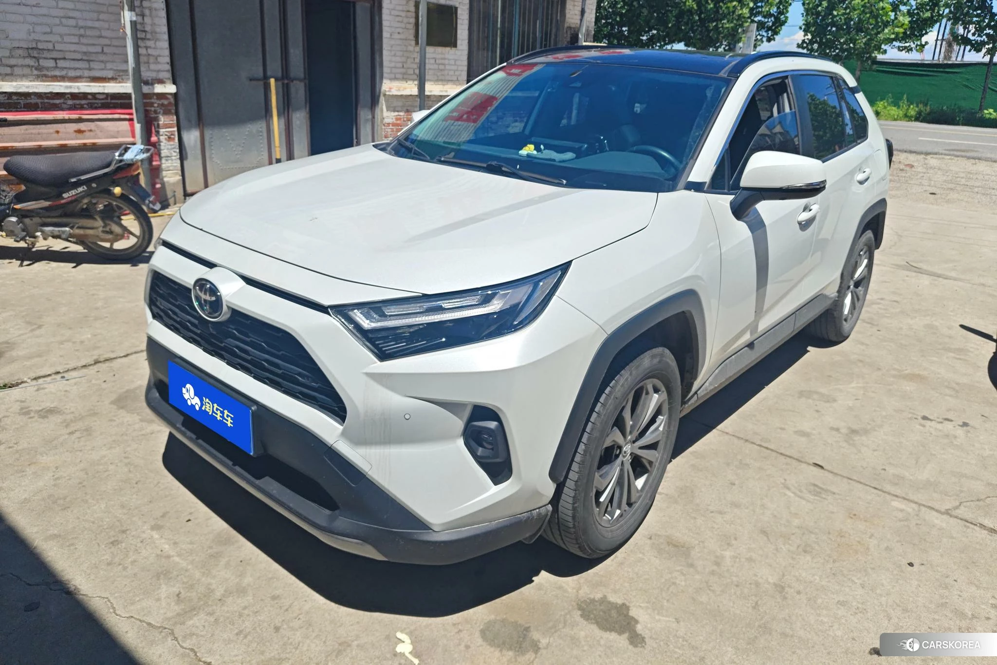 Toyota RAV4 2023 Белый из Китая, фото 6