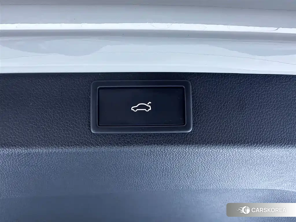 Skoda Karoq 2024 Белый из Китая, фото 6