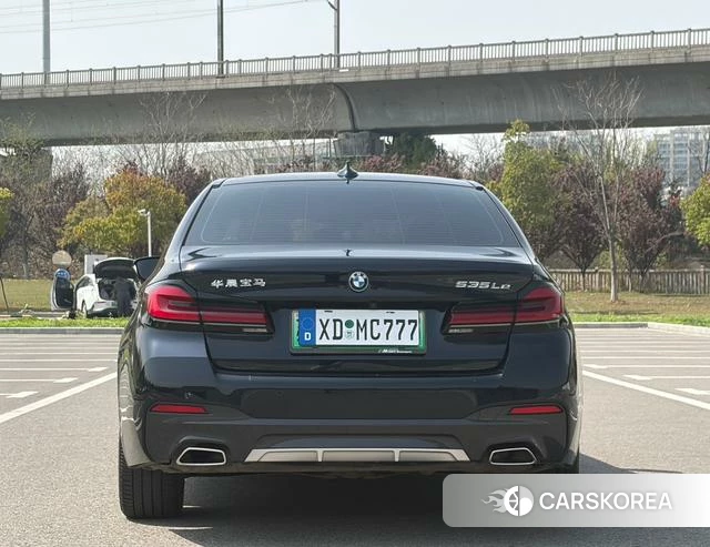 BMW 5 series PHEV 2023 Черный из Китая, фото 6