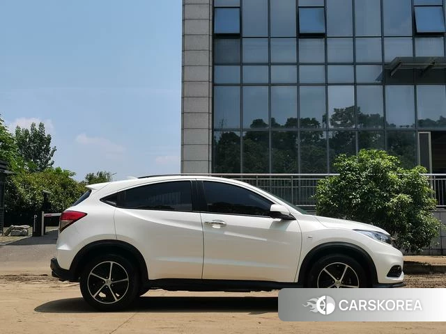 Honda Vezel 2021 Белый из Китая, фото 6