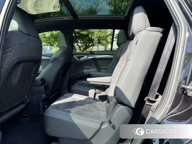 Audi Q5L 2022 Черный из Китая, фото 6