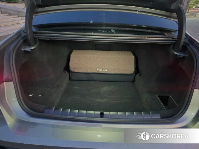 BMW 7 Series (G70) 2024 Серебристо-серый из Кореи, фото 6