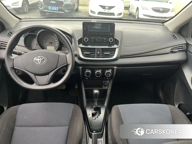 Toyota Yaris L 2021 Белый из Китая, фото 6