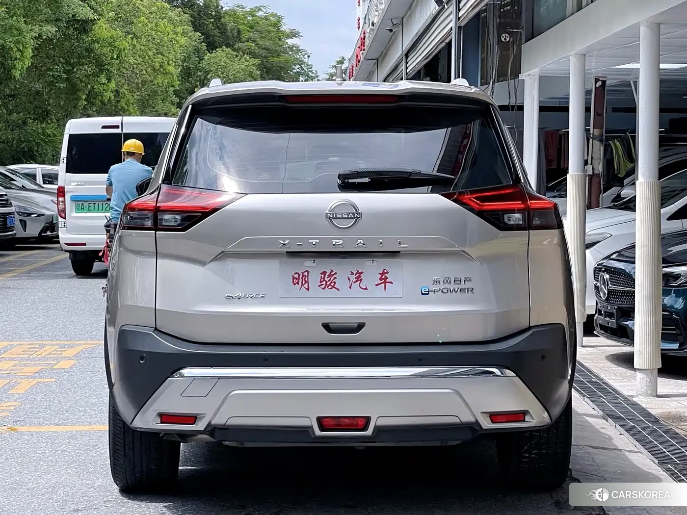 Nissan X-Trail 2023 Silver/gray из Китая, фото 6