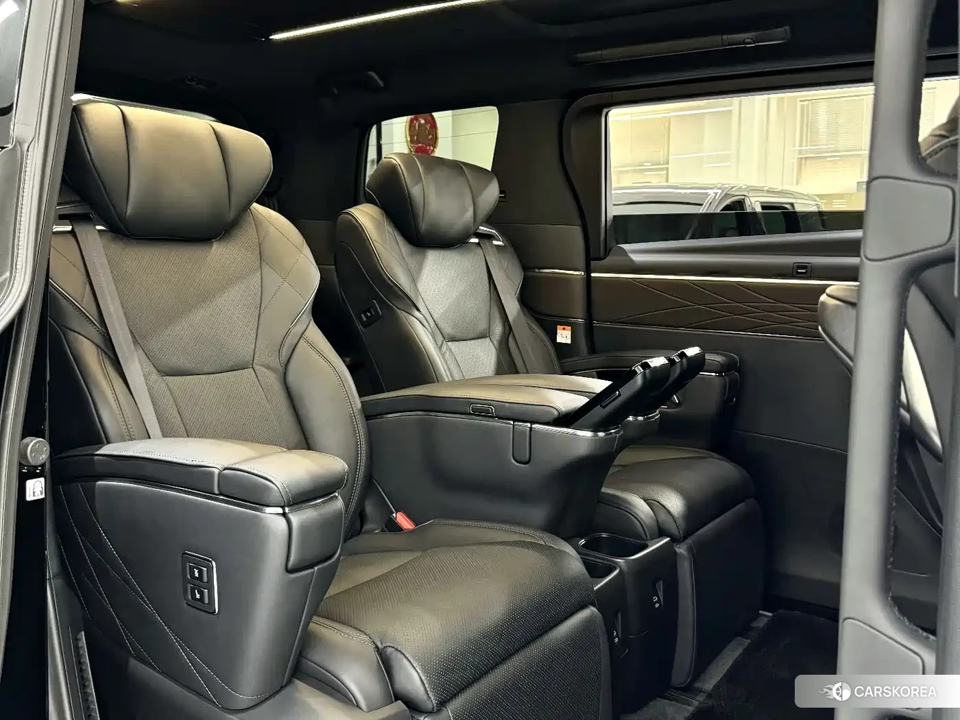 Toyota Vellfire 2025 Черный из Китая, фото 6