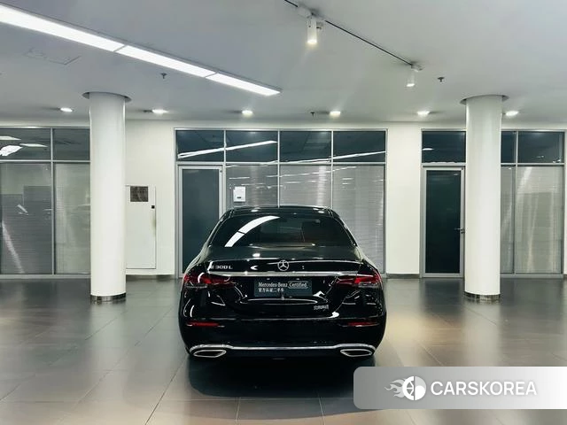 Mercedes-Benz E-Class 2023 Черный из Китая, фото 6